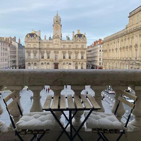 Grand Balcon Place Des Terreaux ليون المظهر الخارجي الصورة