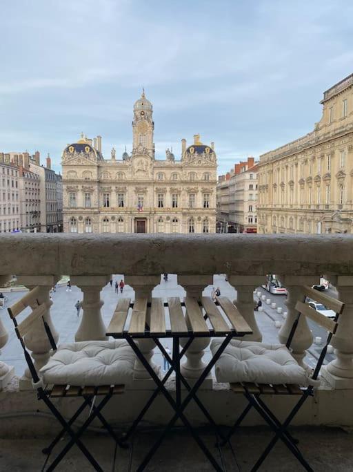 Grand Balcon Place Des Terreaux ليون المظهر الخارجي الصورة